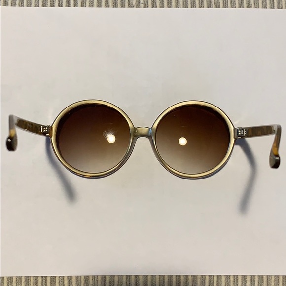 Tortoise shell color sunglasses - Picture 2 of 3